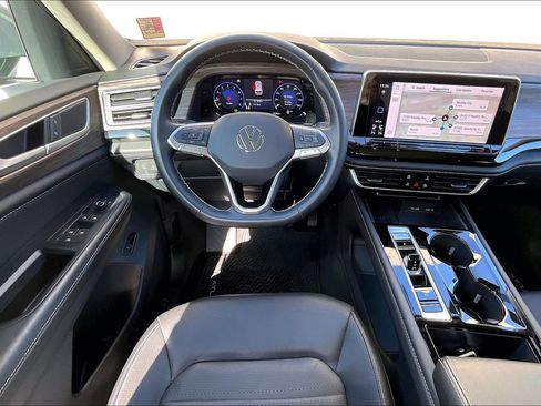 Certified 2025 Volkswagen Atlas SEL image 4