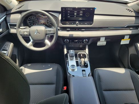 New 2026 Mitsubishi Outlander ES FWD image 14