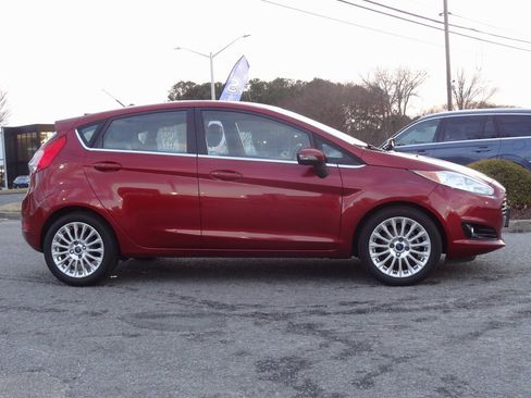 Used 2015 Ford Fiesta Titanium image 3
