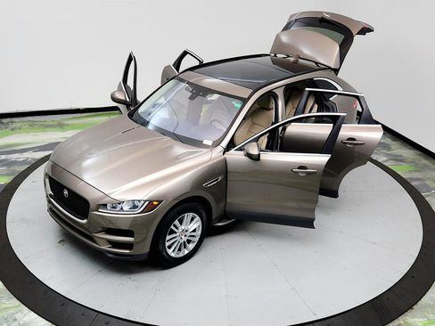 Used 2017 Jaguar F-PACE Prestige image 37