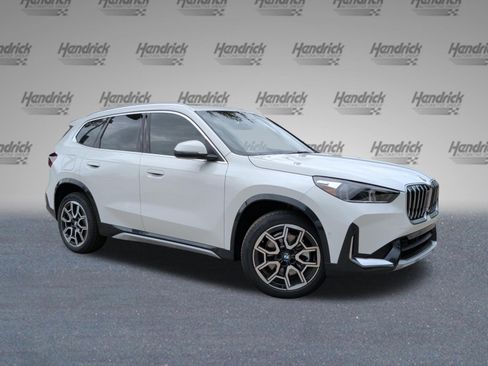Used 2027 BMW X1 xDrive28i w/ Technology Package AWD/4WD image 2