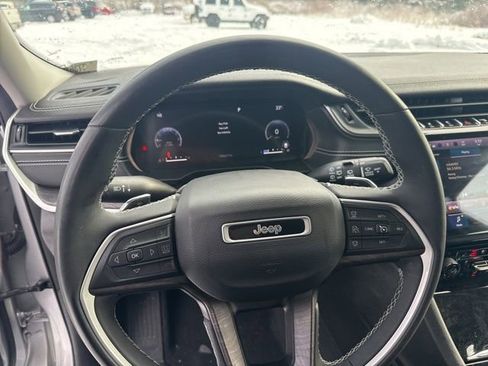 Used 2023 Jeep Grand Cherokee L Limited w/ Luxury Tech Group II AWD/4WD image 6