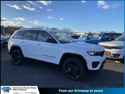 New 2025 Jeep Grand Cherokee Laredo