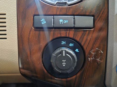 Used 2014 Ford F250 Lariat w/ Lariat Ultimate Package AWD/4WD image 53