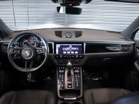 Certified 2024 Porsche Macan AWD/4WD image 14