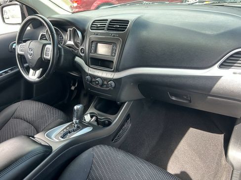 Used 2018 Dodge Journey SXT w/ Connectivity Group FWD image 33