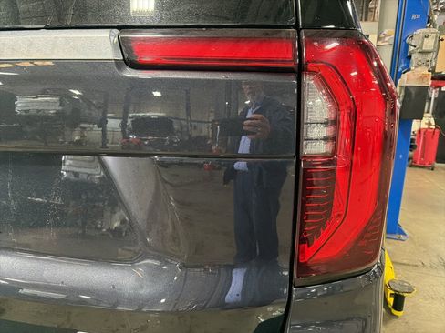 Used 2025 GMC Yukon Denali image 7