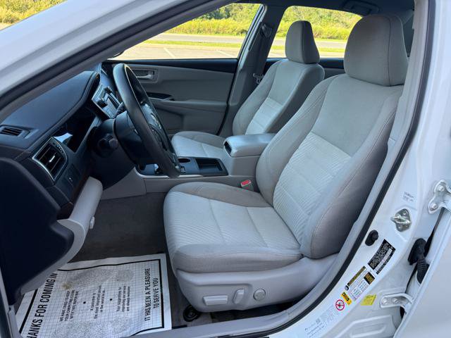 Used 2017 Toyota Camry LE FWD image 12