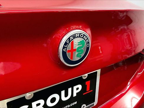 Used 2018 Alfa Romeo Giulia Ti Sport w/ Quick Order Package 22S Sport AWD/4WD image 30