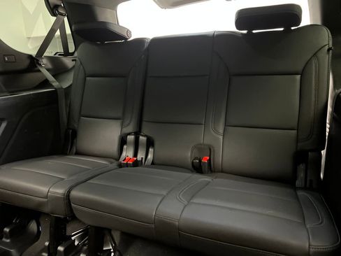 Used 2025 Chevrolet Tahoe LT image 32
