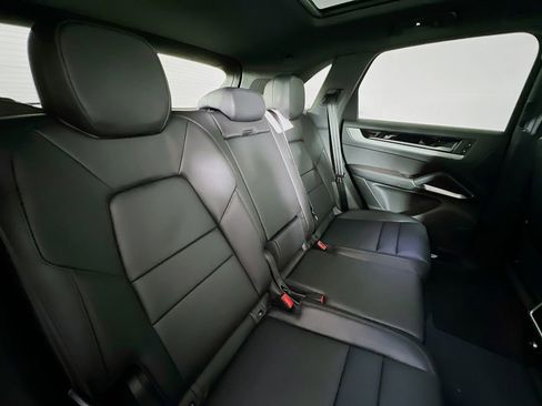 New 2026 Porsche Cayenne image 25