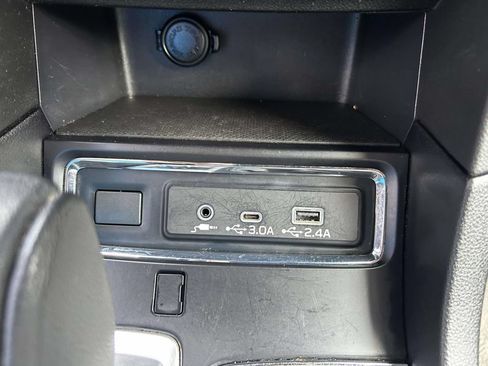 Used 2024 Subaru Ascent Limited AWD/4WD image 17