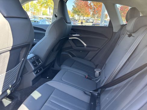 Used 2025 Audi Q5 Premium AWD/4WD image 34