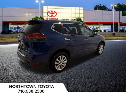 Used 2017 Nissan Rogue SV AWD/4WD image 11
