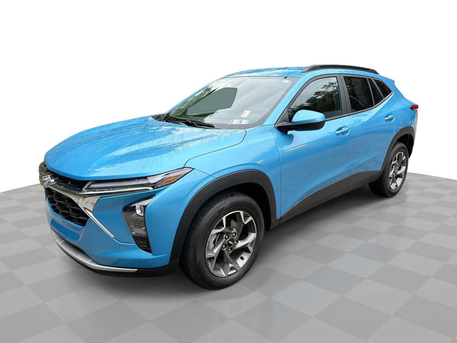 Used 2025 Chevrolet Trax LT FWD image 2