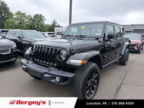 Used 2023 Jeep Gladiator Overland AWD/4WD image 1