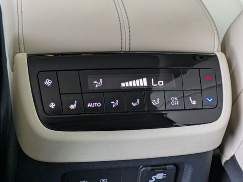 Used 2025 INFINITI QX60 Sensory w/ Vision Package AWD/4WD image 22