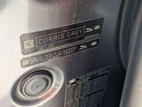 Used 2018 Land Rover Range Rover Velar R-Dynamic SE image 32