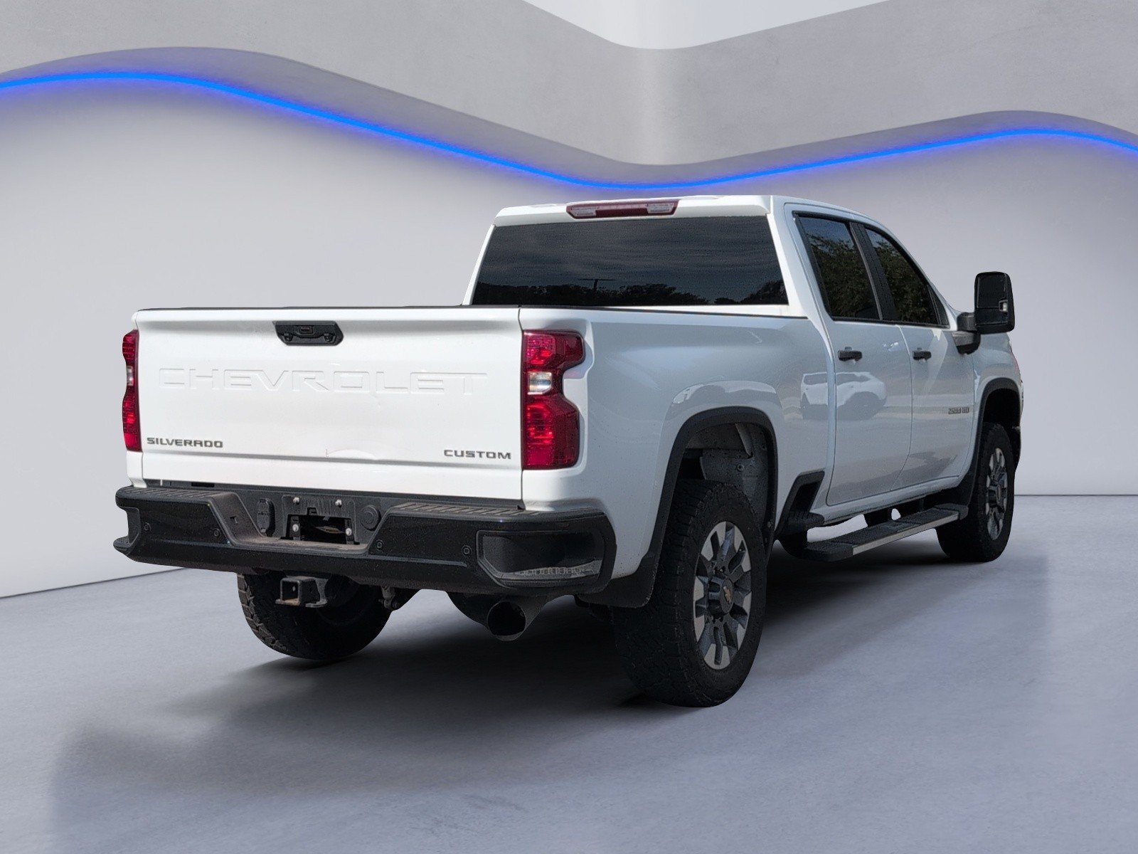 Used 2024 Chevrolet Silverado 2500 Custom w/ Custom Value Package AWD/4WD image 5