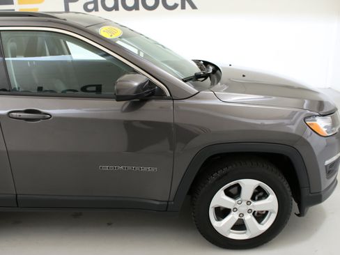 Used 2019 Jeep Compass Latitude AWD/4WD image 11