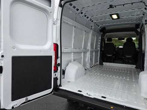 New 2026 RAM ProMaster 3500 w/ Quick Order Package 22G SLT image 12