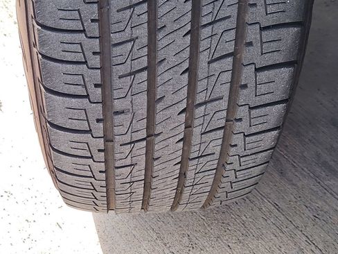 Used 2023 Chrysler Voyager LX FWD image 13