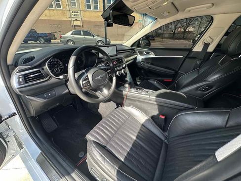 Used 2022 Genesis G70 3.3T image 10
