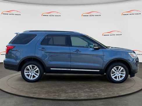 Used 2019 Ford Explorer XLT w/ Equipment Group 202A AWD/4WD image 6