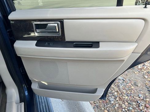 Used 2015 Lincoln Navigator 4WD image 26