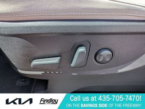 Used 2022 Kia Telluride EX w/ EX Premium Package AWD/4WD image 17
