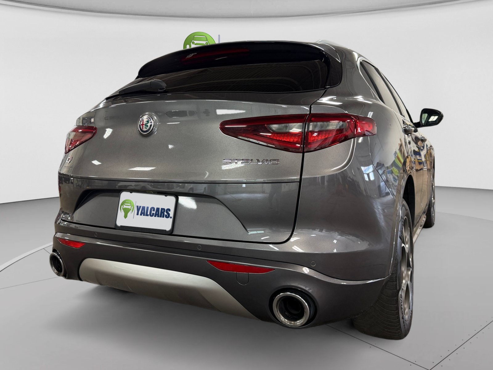 Used 2020 Alfa Romeo Stelvio Ti w/ Active Blind Spot Package AWD/4WD image 10