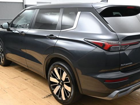 Used 2025 Mitsubishi Outlander SE AWD/4WD image 48