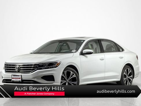 Used 2022 Volkswagen Passat 2.0T SE FWD image 1