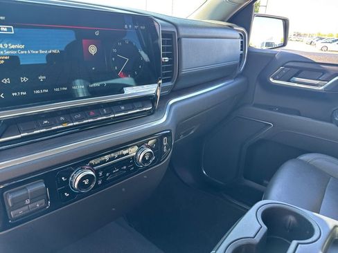 Used 2025 GMC Sierra 1500 SLT RWD image 19