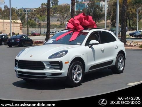 Used 2021 Porsche Macan AWD/4WD image 1
