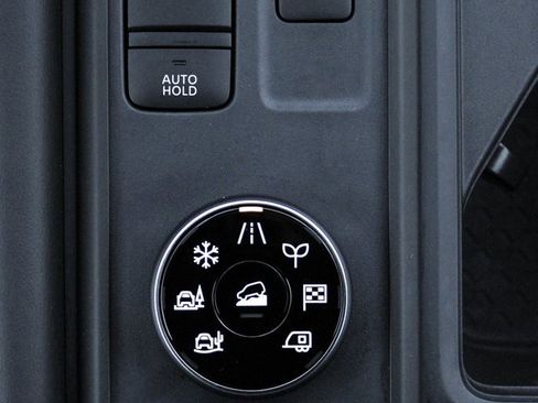 Certified 2024 Nissan Pathfinder S image 39