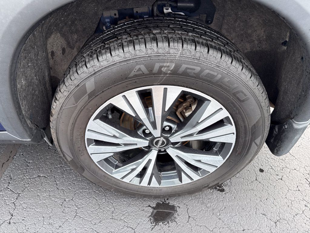 Used 2023 Nissan Rogue SV AWD/4WD image 23