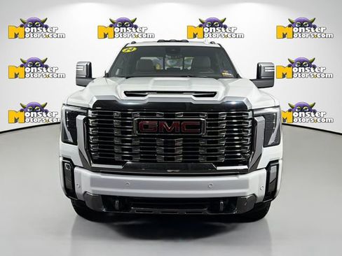 Used 2024 GMC Sierra 2500 Denali w/ Denali Reserve Package image 2