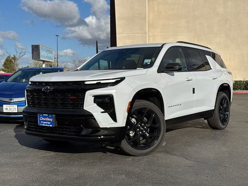 New 2026 Chevrolet Traverse RS FWD image 2