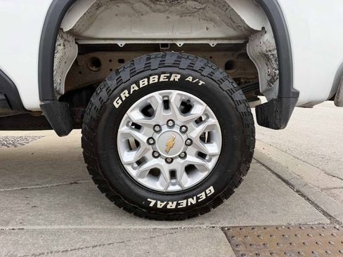 Used 2021 Chevrolet Silverado 2500 LT w/ Fleet Comfort Package AWD/4WD image 9