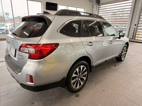 Used 2017 Subaru Outback 3.6R Limited image 8