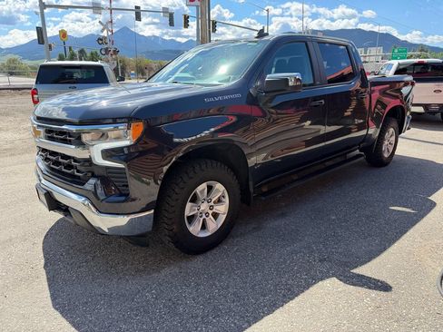 Used 2023 Chevrolet Silverado 1500 LT AWD/4WD image 5