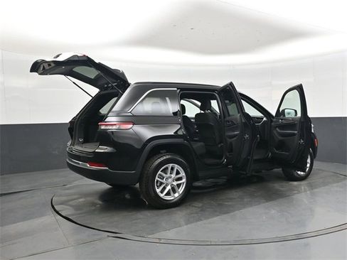 New 2025 Jeep Grand Cherokee Laredo X image 46