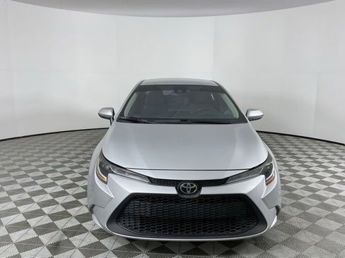 Used 2020 Toyota Corolla L image 2