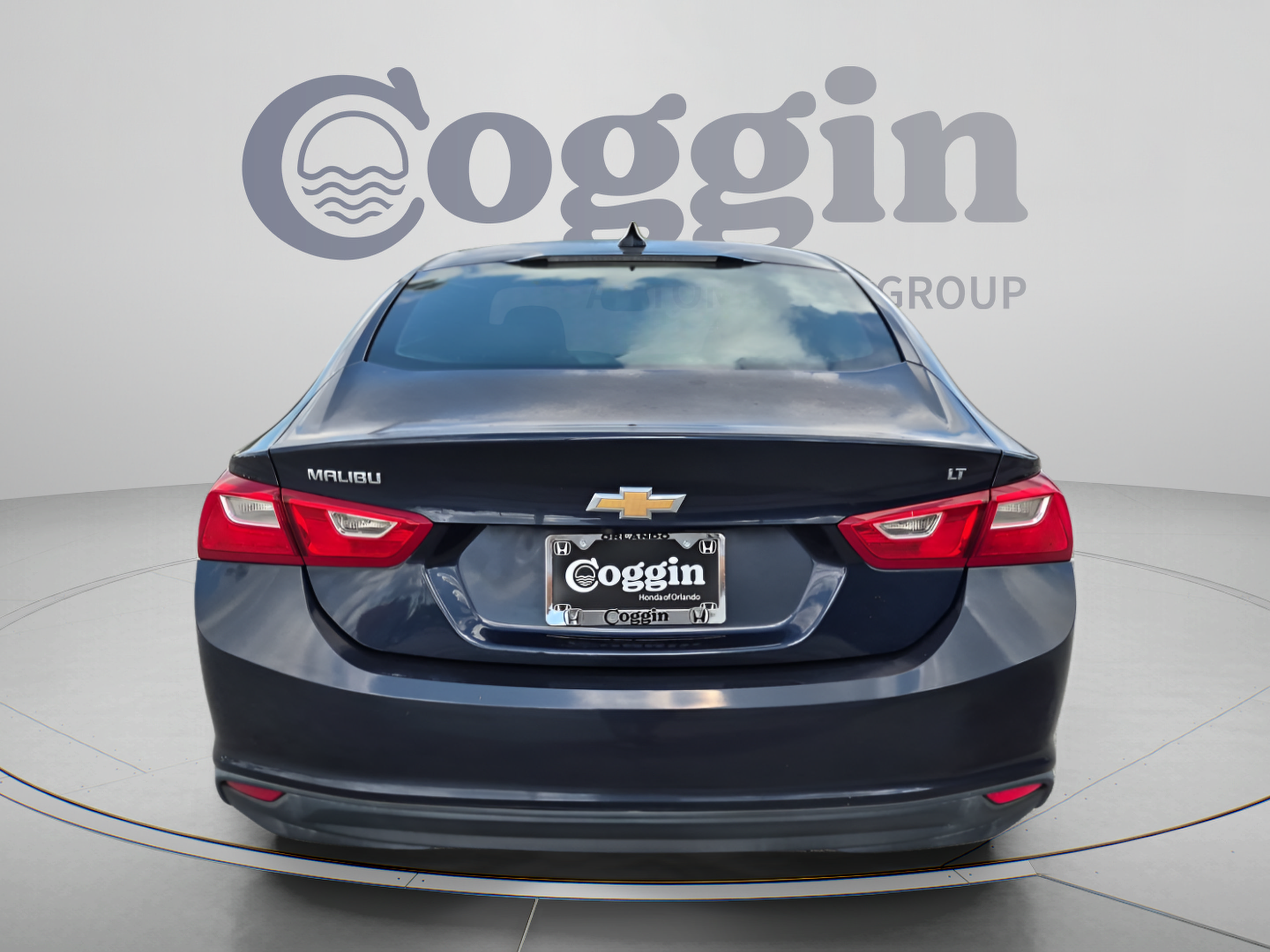 Used 2018 Chevrolet Malibu LT w/ Leather Package FWD image 5