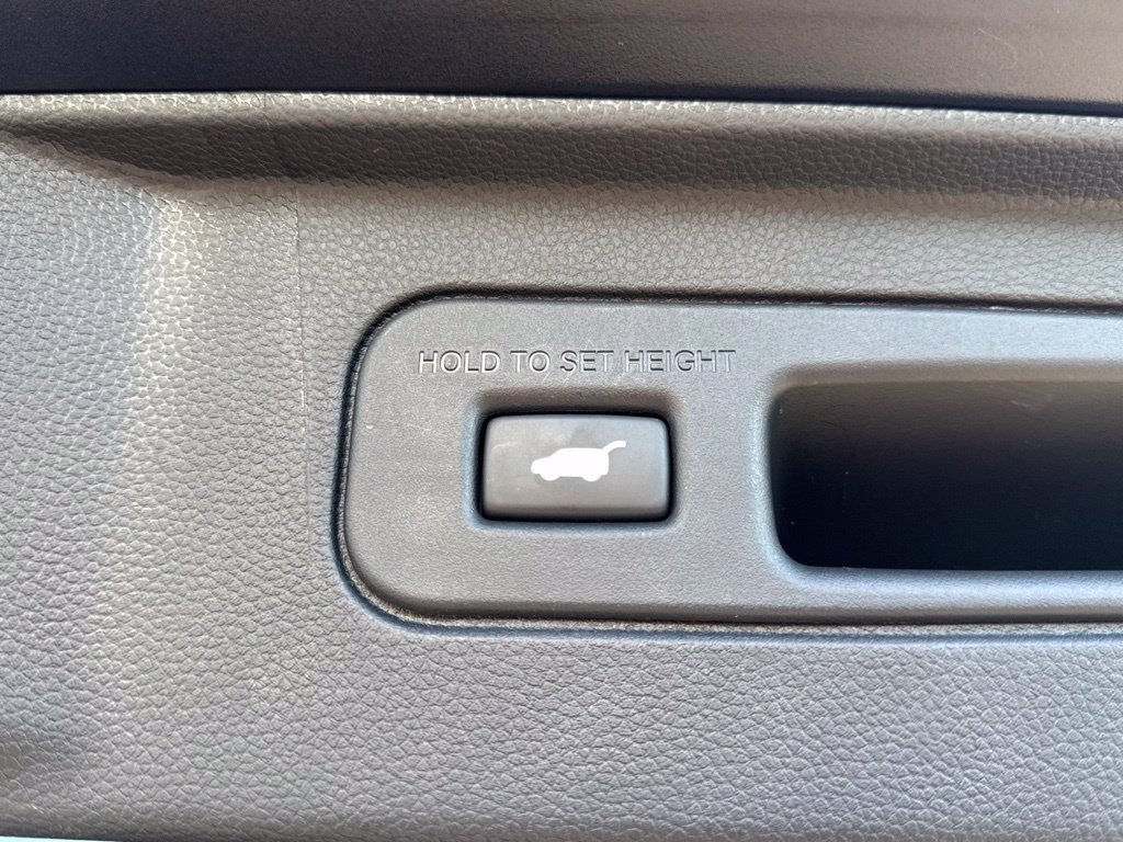 Used 2025 Honda Pilot Elite image 16