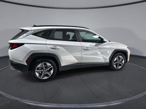 Certified 2025 Hyundai Tucson SEL FWD image 9