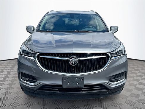 Used 2020 Buick Enclave Essence image 2