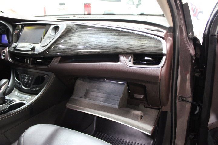 Used 2017 Buick Envision Essence FWD image 28