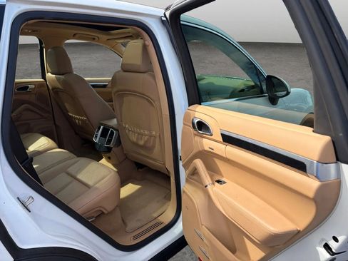Used 2014 Porsche Cayenne image 15